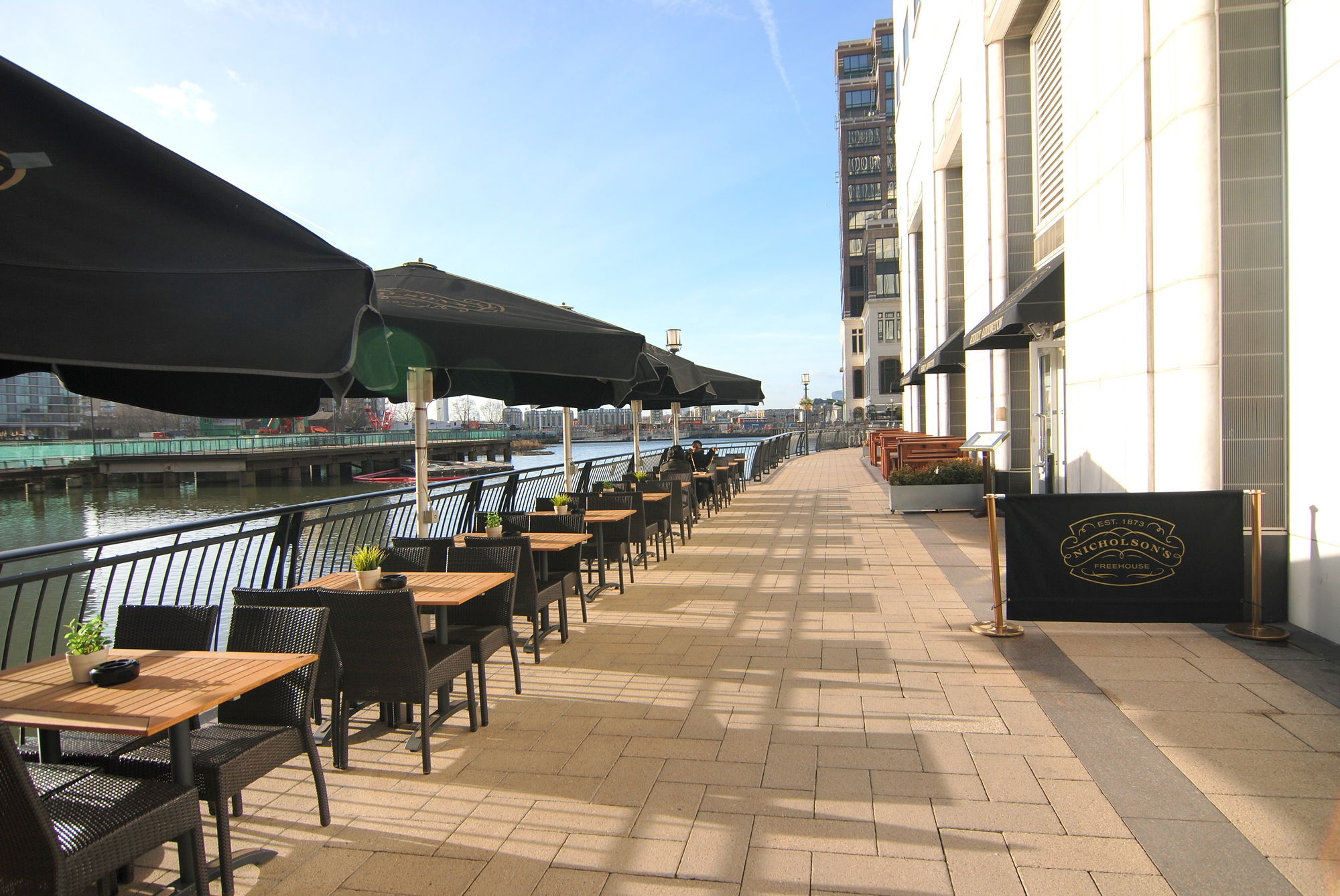 Wharf - Discovery Dock East * Londra